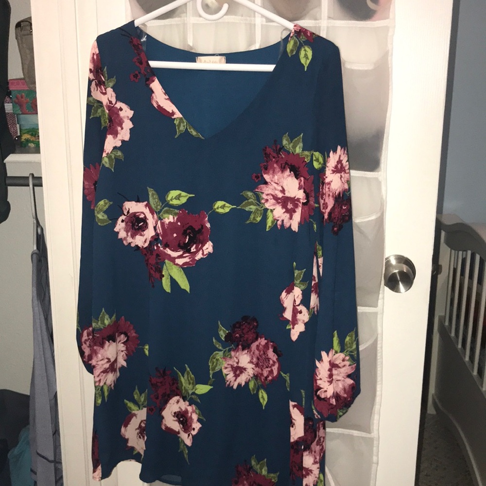 CUTE DRESS